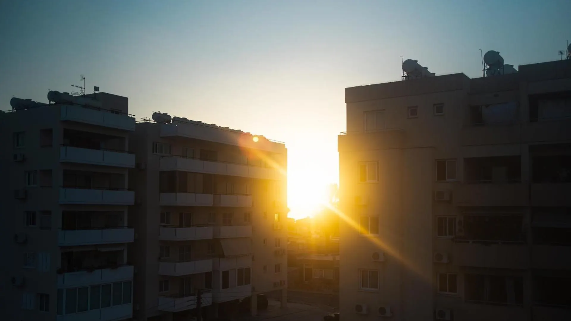 Maestro Sunrise View location